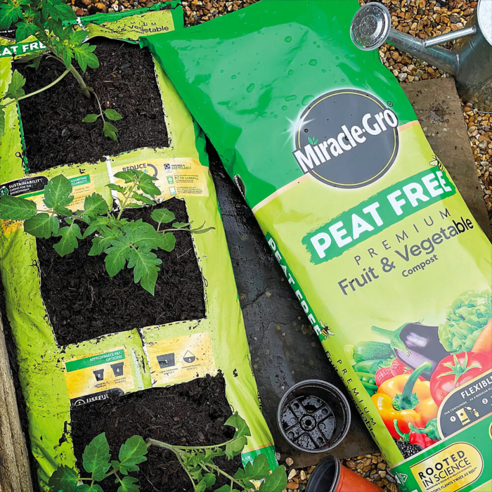 Miracle-Gro Peat Free Premium Fruit And Vegetable Grow Bag 42 Litre